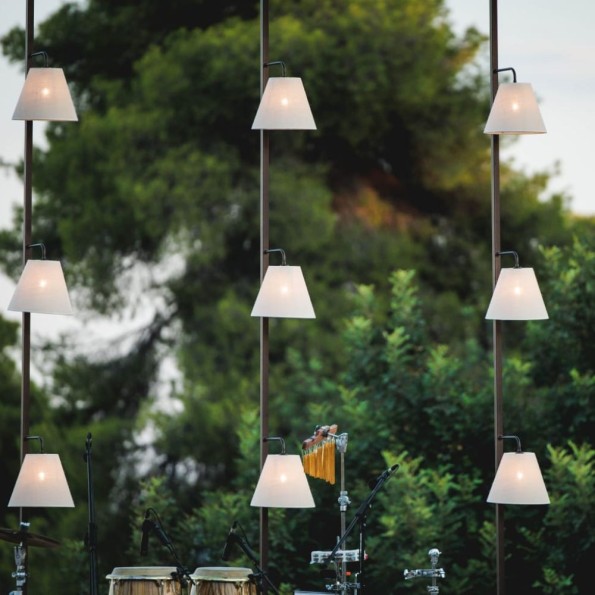 Μεταλλική Βέργα Φωτιστικό Με 5 Λάμπες Και Μπεζ Καπέλα Φωτιστικά